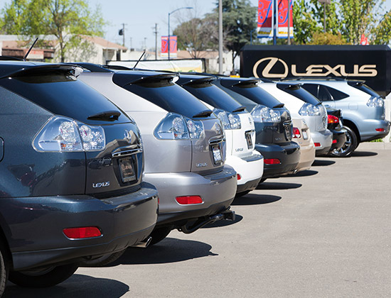 professional Lexus auto glass services